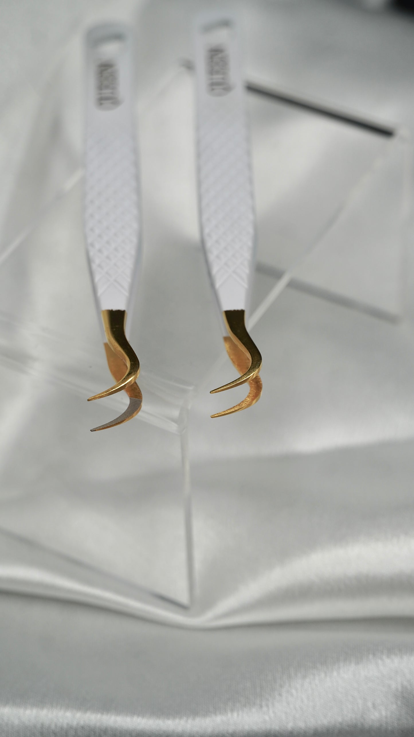 Tweezers - Strong Curved "Queen"