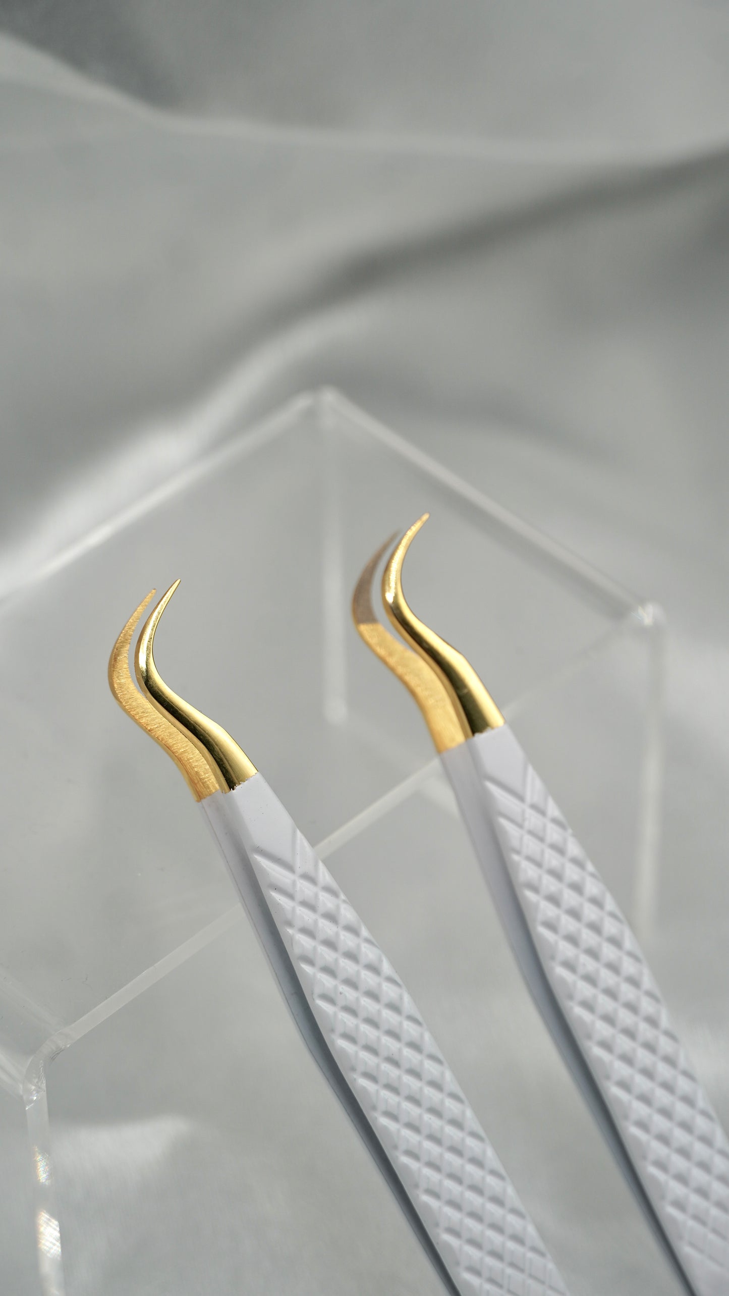 Tweezers - Strong Curved "Queen"